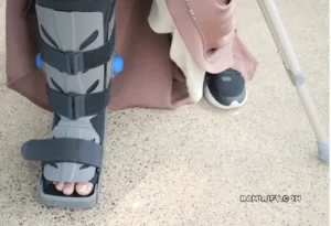 What Clothes To Wear With A Walking Boot