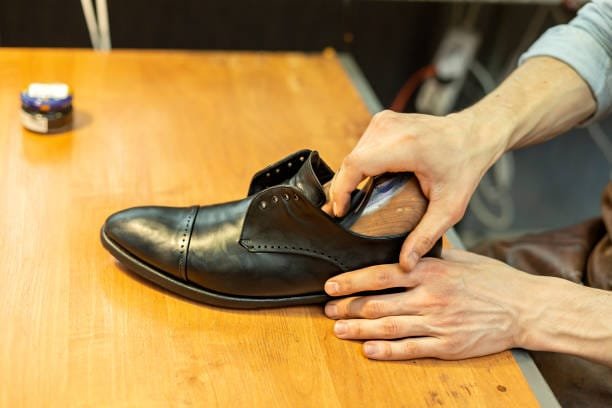 How to Use a Shoe Tree Like a Pro: Keep Your Shoes in Perfect Shape